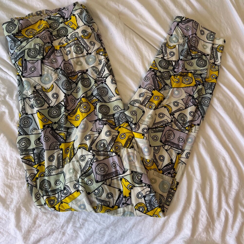 Lularoe buttery soft leggings with cassette design